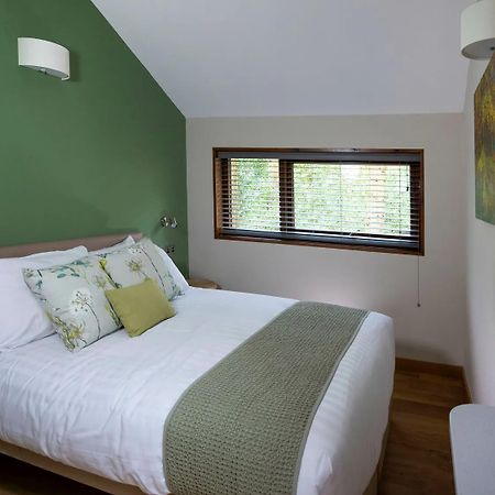 Delamere Forest Cabins - Forest Holidays Mouldsworth Exterior photo